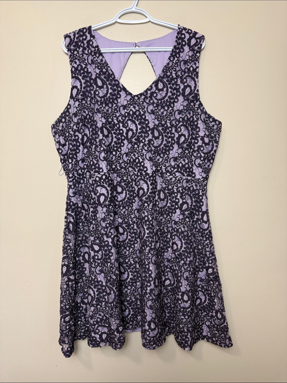 Ricki’s Sleeveless Mini Dress with Black Lace Overlay on Lavender size 18
